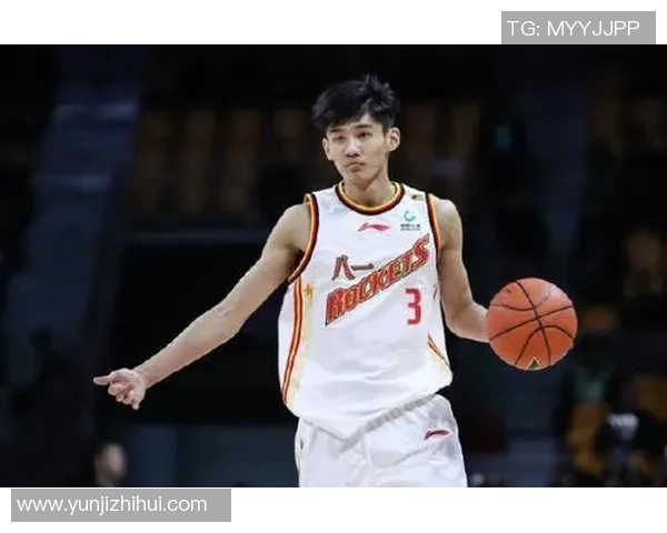 南京篮球队节奏解析:从战术布局到球员配合的深度剖析 南京篮球队节奏解析:从战术布局到球员配合的深度剖析