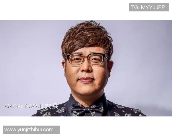 卢锡安化身足球明星模仿秀展现球技魅力与幽默风采 卢锡安化身足球明星模仿秀展现球技魅力与幽默风采