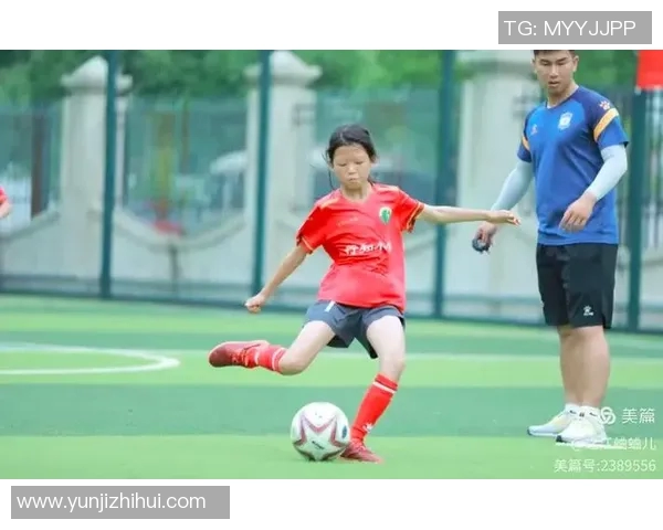 学历最低却闪耀绿茵场的足球明星女孩的奋斗故事 学历最低却闪耀绿茵场的足球明星女孩的奋斗故事